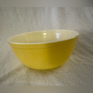 Vintage Pyrex primary yellow Mixing Bowl
